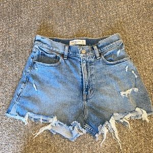 NWOT Abercrombie Cutoff Short High Rise